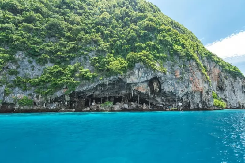 Phi Phi – Pileh Lagoon – Khai Island  By Speedboat Catamaran 2 Storeys